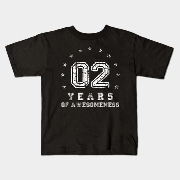 Vintage 2 years of awesomeness Retro 2017 Birthday Gift Kids T-Shirt by opippi